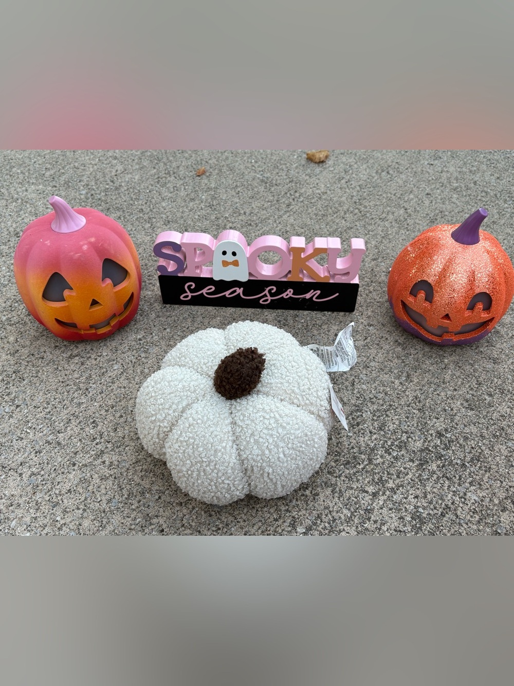 4 piece bundle-White Bouclé Pumpkin/2 LED light up pumpkins/spooky sign